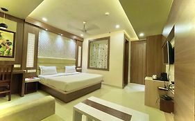 Hotel The Mahajan Puri